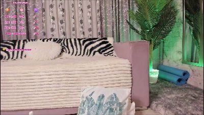 adelina27 live cam on Cam4