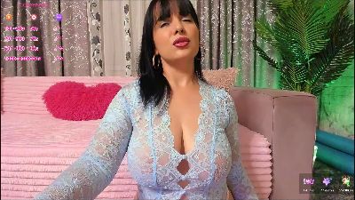 adelina27 live cam on Cam4