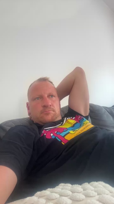 adig12001 live cam on Cam4