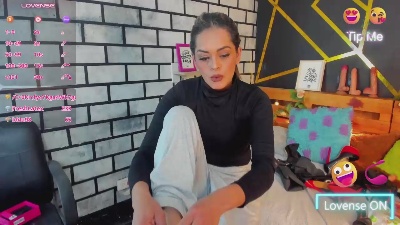 adrhiiana_ live cam on Cam4