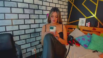 adrhiiana_ live cam on Cam4