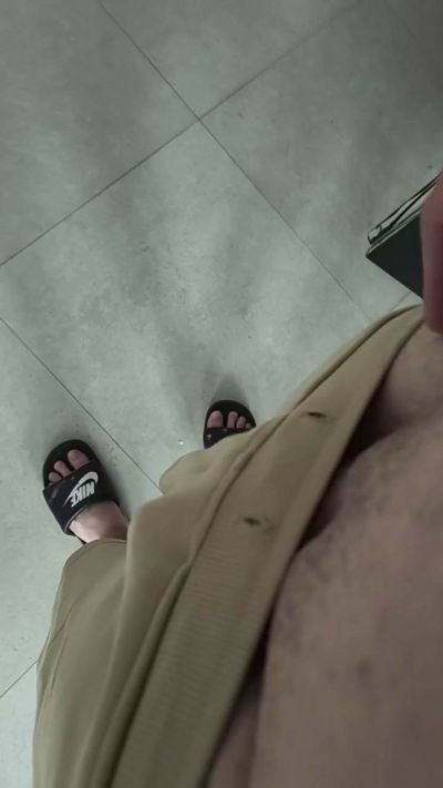 adri0004 live cam on Cam4