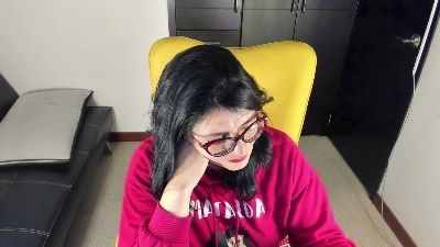 adriana71 live cam on Cam4