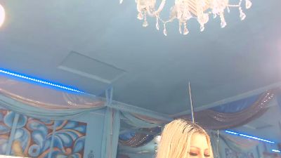 adrianna_fox live cam on Cam4