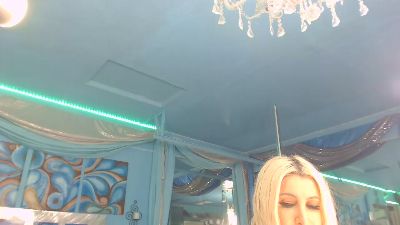 adrianna_fox live cam on Cam4