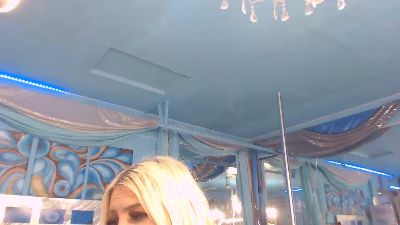 adrianna_fox live cam on Cam4