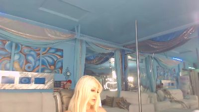 adrianna_fox live cam on Cam4