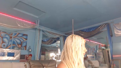adrianna_fox live cam on Cam4