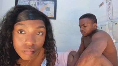adry_moon live cam on Cam4