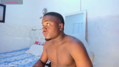 adry_moon live cam on Cam4