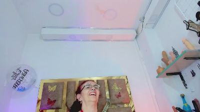 agatha_ross26 live cam on Cam4