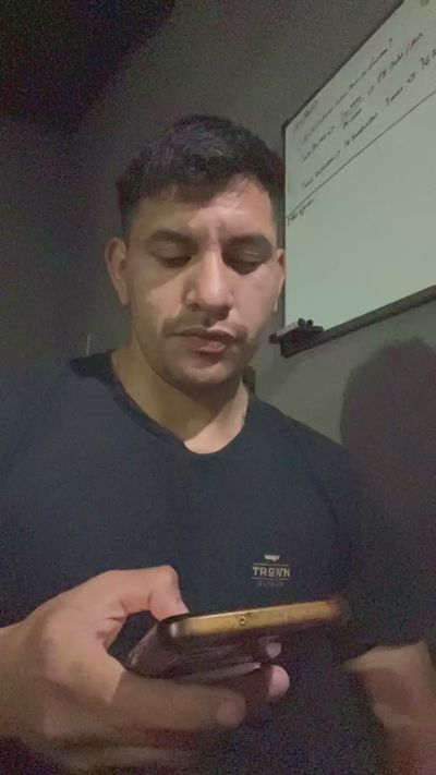 agus2220 live cam on Cam4