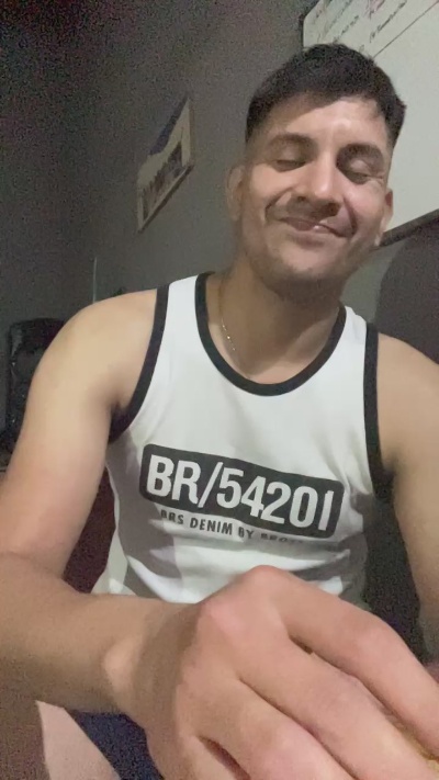 agus2220 live cam on Cam4