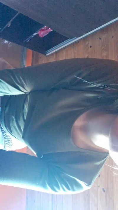 agusttinak3 live cam on Cam4