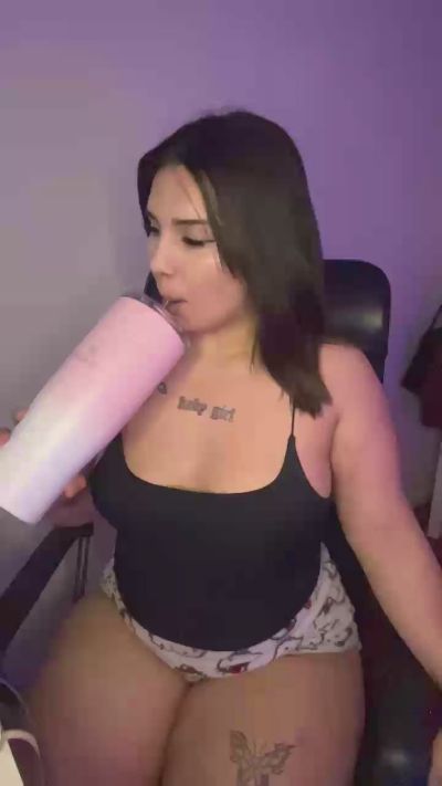 aguuushot live cam on Cam4