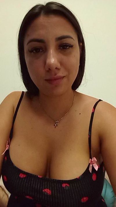 airam22 live cam on Cam4