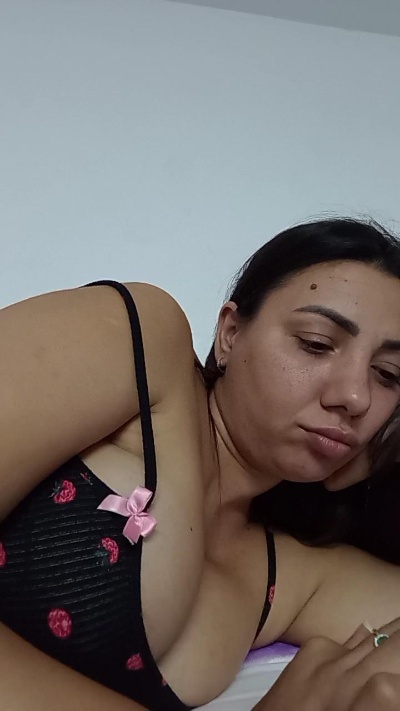 airam22 live cam on Cam4