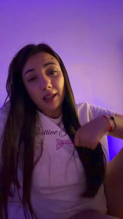 airam22 live cam on Cam4