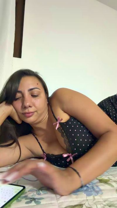 airam22 live cam on Cam4