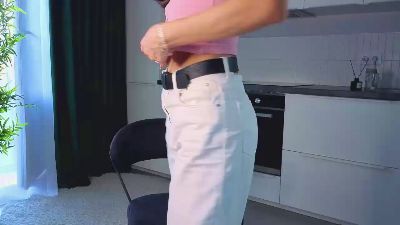 aisha_eilish live cam on Cam4