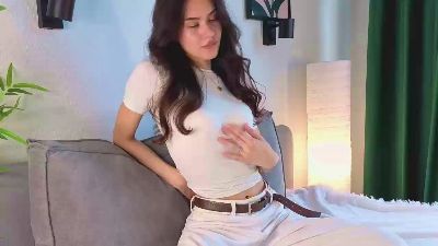 aisha_eilish live cam on Cam4