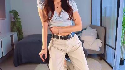 aisha_eilish live cam on Cam4