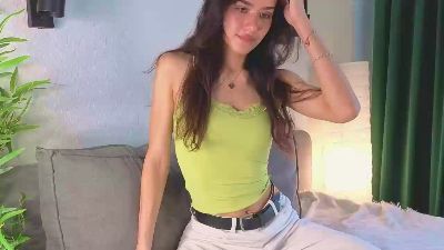 aisha_eilish live cam on Cam4