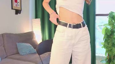 aisha_eilish live cam on Cam4