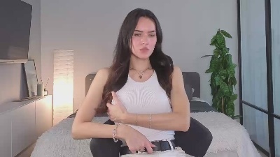 aisha_eilish live cam on Cam4