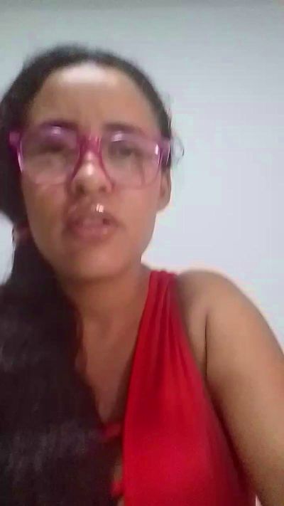 aisha_koswell33 live cam on Cam4