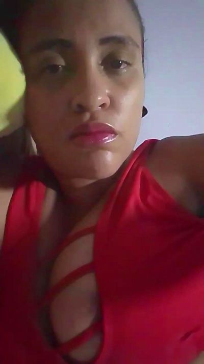 aisha_koswell33 live cam on Cam4