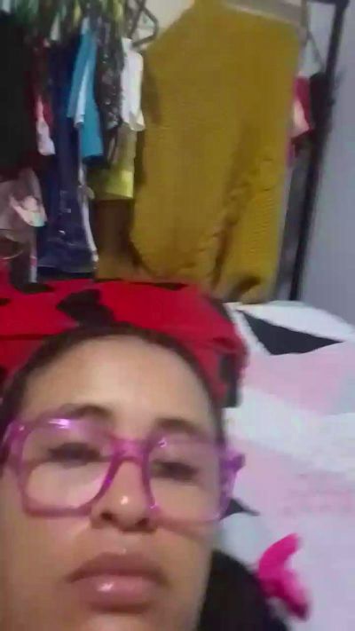aisha_koswell33 live cam on Cam4