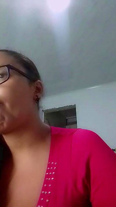 aisha_koswell33 live cam on Cam4