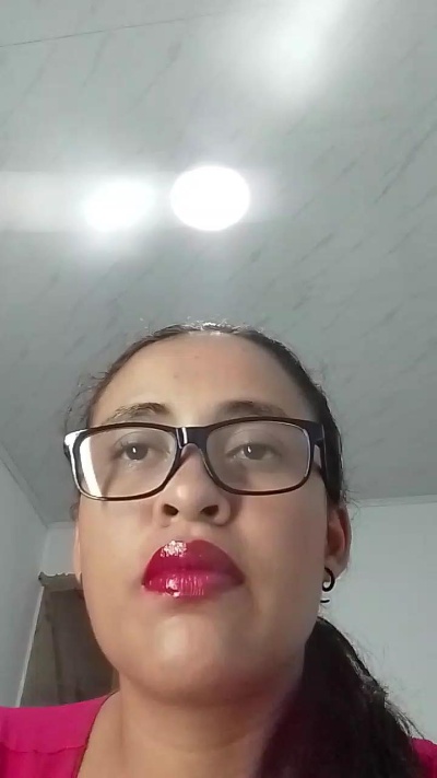 aisha_koswell33 live cam on Cam4