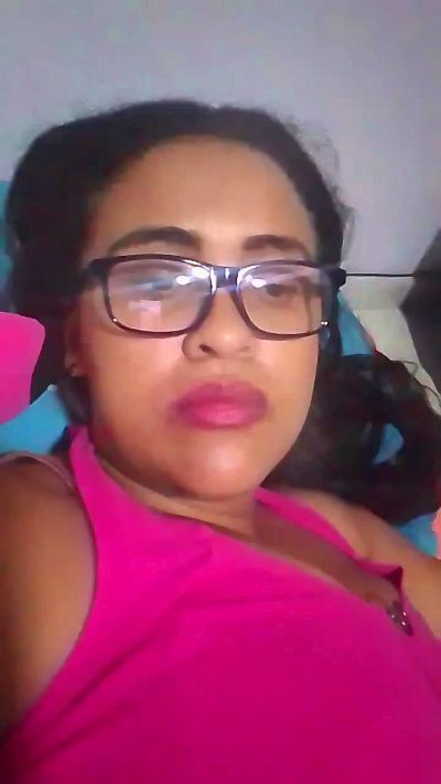 aisha_koswell33 live cam on Cam4