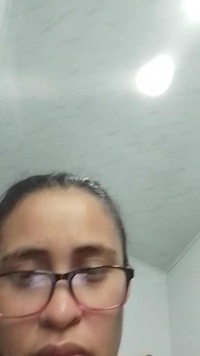 aisha_koswell33 live cam on Cam4