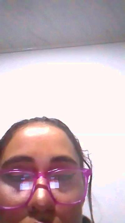 aisha_koswell33 live cam on Cam4