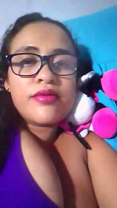 aisha_koswell33 live cam on Cam4