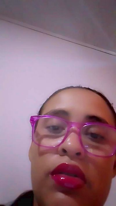 aisha_koswell33 live cam on Cam4