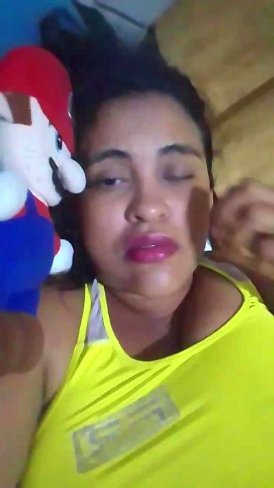 aisha_koswell33 live cam on Cam4