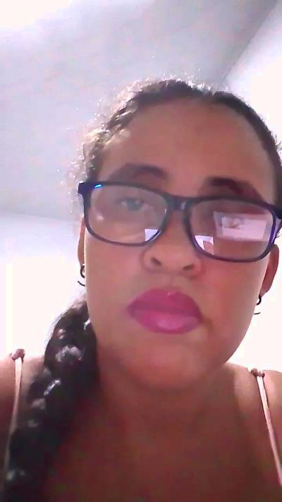 aisha_koswell33 live cam on Cam4