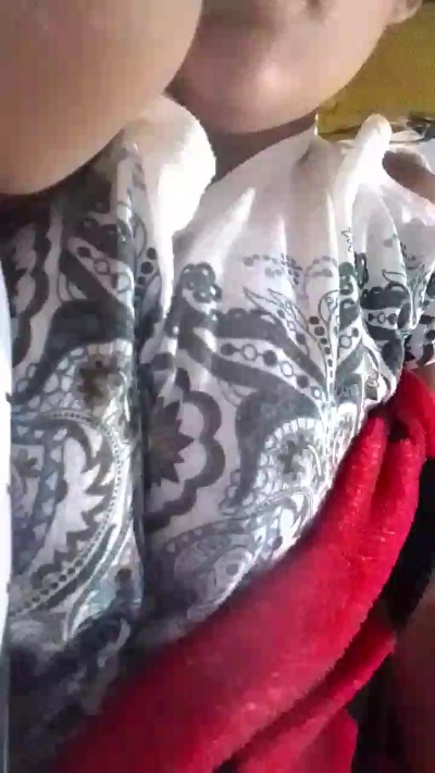 aisha_koswell33 live cam on Cam4