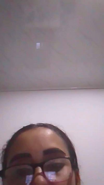 aisha_koswell33 live cam on Cam4