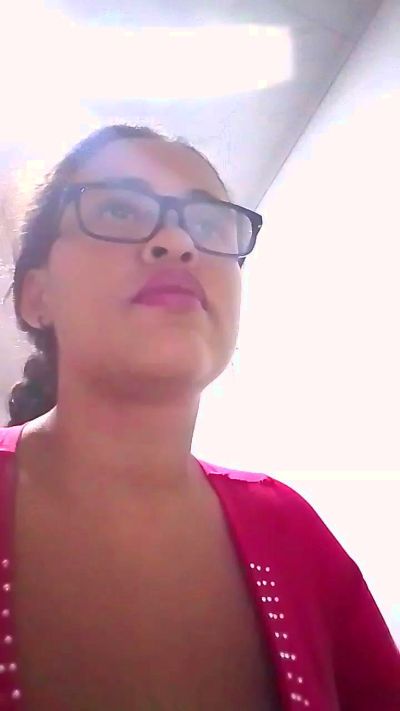 aisha_koswell33 live cam on Cam4