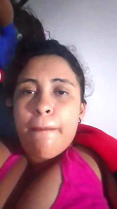 aisha_koswell33 live cam on Cam4
