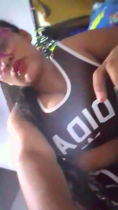 aisha_koswell33 live cam on Cam4