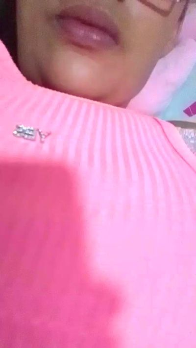 aisha_koswell33 live cam on Cam4