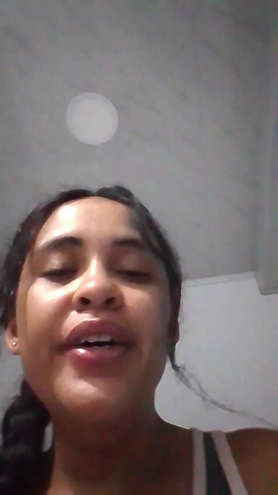 aisha_koswell33 live cam on Cam4