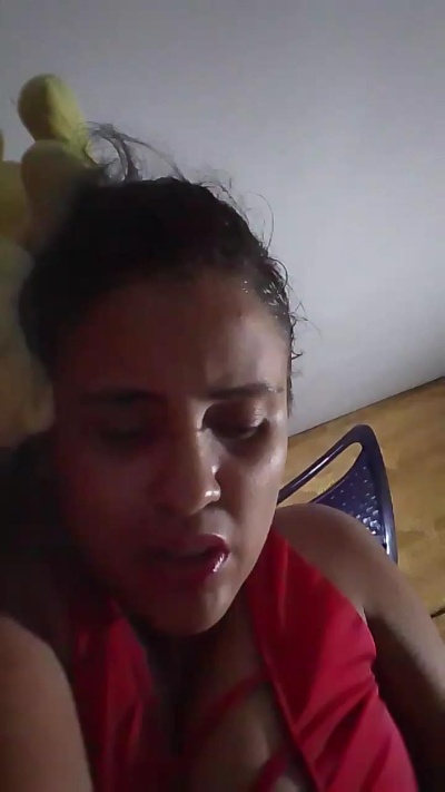 aisha_koswell33 live cam on Cam4