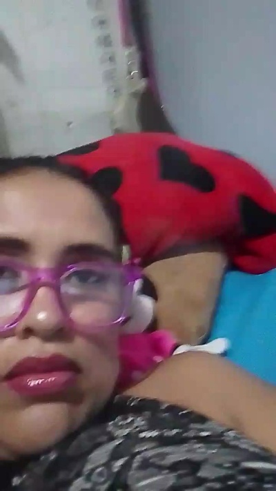 aisha_koswell33 live cam on Cam4